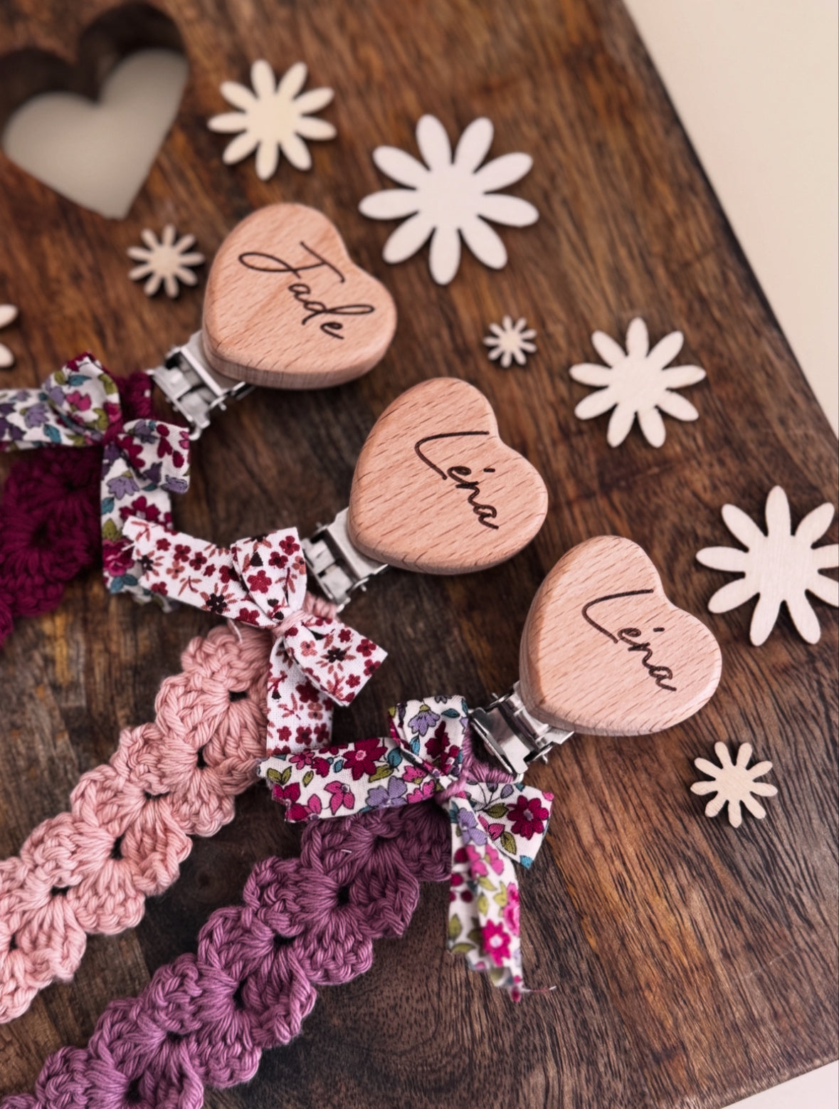 Attache tétine gravé avec noeud Liberty